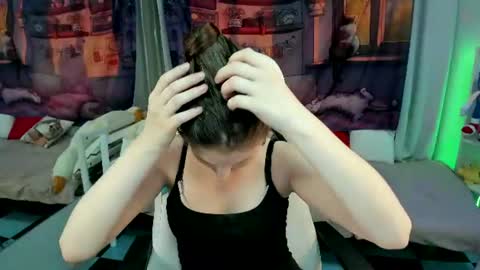 KiraParker online show from August 2, 10:00 am