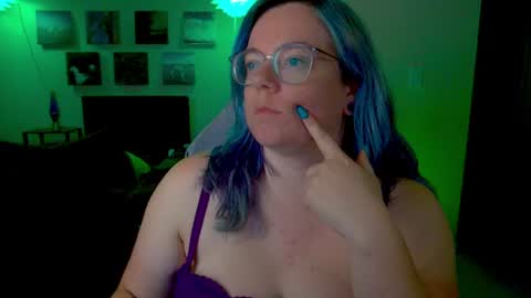 KiraSpitQueen online show from July 1, 3:51 am