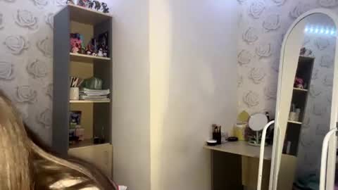 Kira online show from August 13, 3:04 pm
