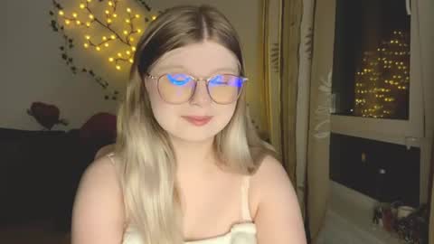 KiraYume online show from August 8, 9:26 pm