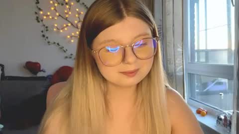 KiraYume online show from August 12, 12:24 am