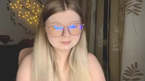 KiraYume online show from August 12, 8:11 pm