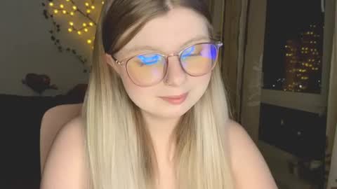 KiraYume online show from August 14, 8:34 pm