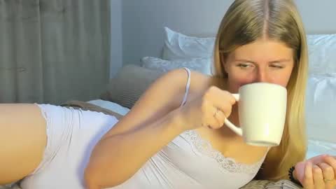 Kira online show from August 1, 7:31 pm