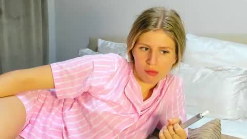 Kira online show from August 2, 6:37 pm