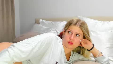 Kira online show from August 7, 7:14 pm