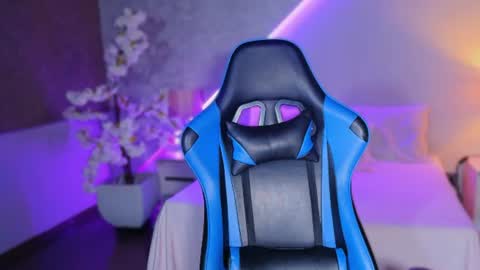 kishalove_ online show from August 5, 11:19 am