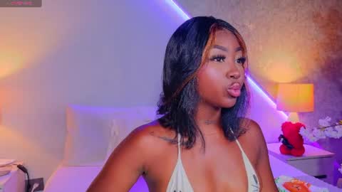 kishalove_ online show from August 15, 10:30 am