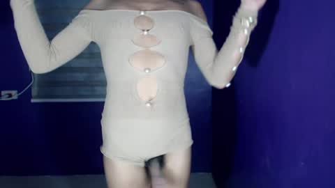 larissa online show from September 8, 2:46 pm