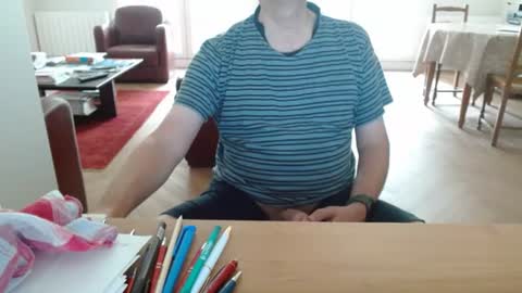 kisslog1 online show from August 15, 9:35 am