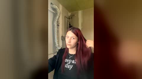 kiti_kitiss online show from July 6, 10:40 am