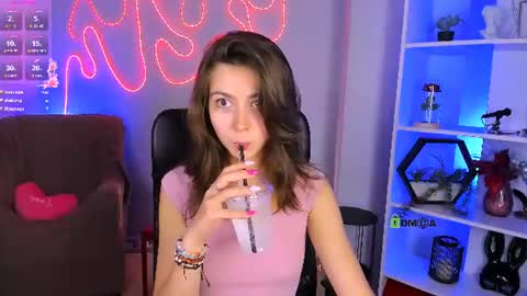 kitniss online show from August 5, 9:46 pm