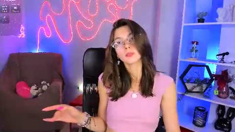 kitniss online show from August 6, 3:49 am