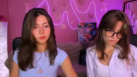 kitniss online show from August 11, 10:01 pm