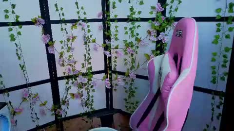 kitsune_little online show from August 5, 1:42 pm