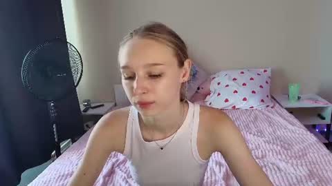 kitsuneyX online show from August 4, 5:26 am