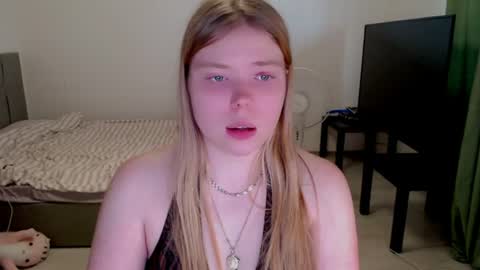 Jennyblonde and Emmabrunette online show from July 10, 4:24 pm