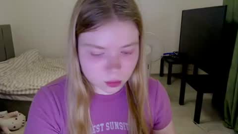 Jennyblonde and Emmabrunette online show from July 12, 6:47 pm