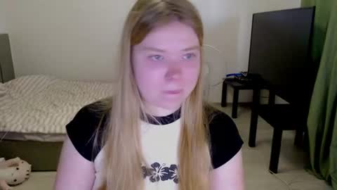 Jennyblonde and Emmabrunette online show from July 13, 6:03 pm