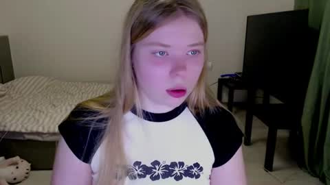 Jennyblonde and Emmabrunette online show from July 13, 8:14 pm