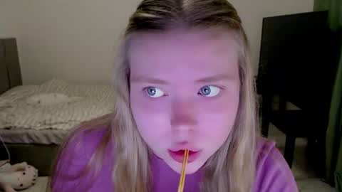 Jennyblonde and Emmabrunette online show from July 21, 6:32 pm
