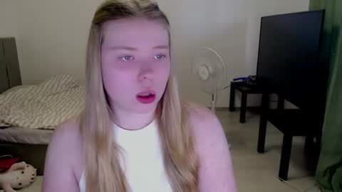 Jennyblonde and Emmabrunette online show from July 24, 5:49 pm