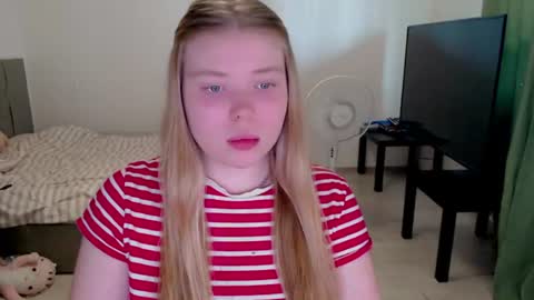 Jennyblonde and Emmabrunette online show from July 26, 4:34 pm