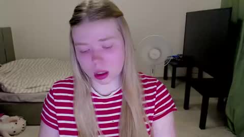 Jennyblonde and Emmabrunette online show from July 27, 7:30 pm