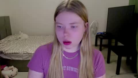 Jennyblonde and Emmabrunette online show from August 10, 7:26 pm