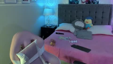 kumicatt  online show from August 11, 10:34 pm