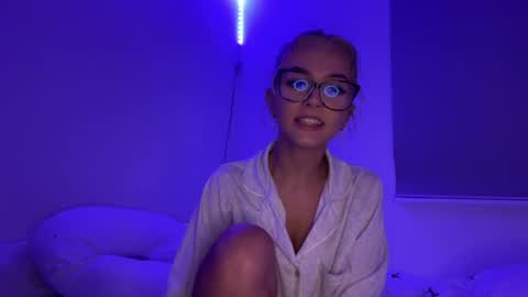 Kitty x online show from September 5, 8:14 pm