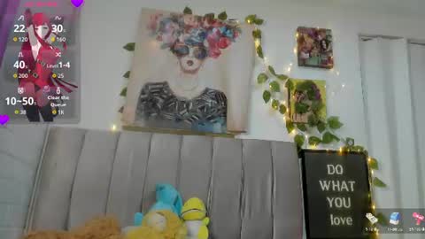  KITTY online show from August 4, 10:29 pm