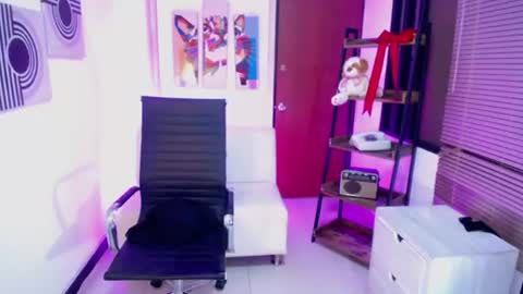  Kitty  online show from August 8, 9:26 pm