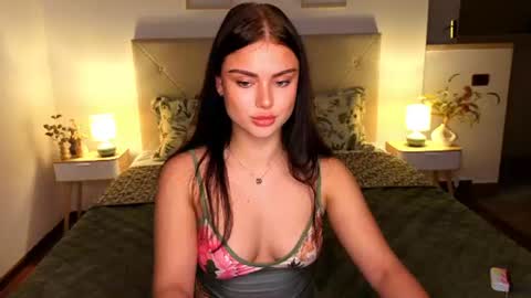 kitty_cut1ee_ online show from August 1, 8:09 am