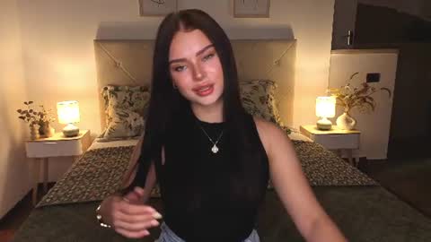 kitty_cut1ee_ online show from August 2, 7:37 am