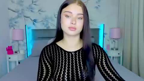 kitty_cut1ee_ online show from August 11, 11:12 am