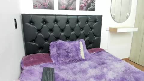 kitty_f00x online show from July 30, 1:18 pm