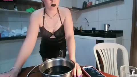 kitty_fitty29 online show from August 3, 7:21 pm