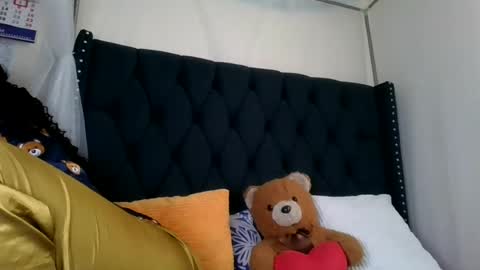 kitty_kerry online show from August 1, 9:59 am