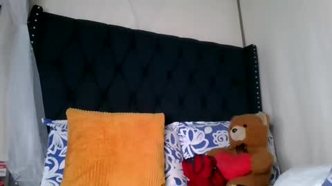 kitty_kerry online show from August 9, 9:38 pm