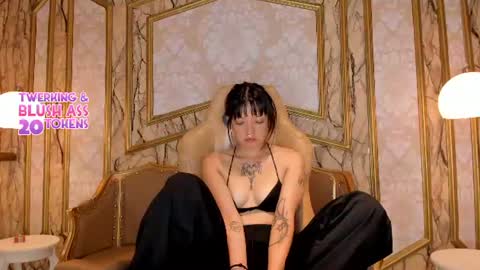 kitty_petitte online show from August 10, 11:17 pm