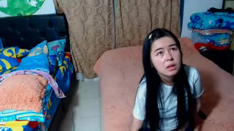 kitty_small69 online show from May 23, 4:59 am