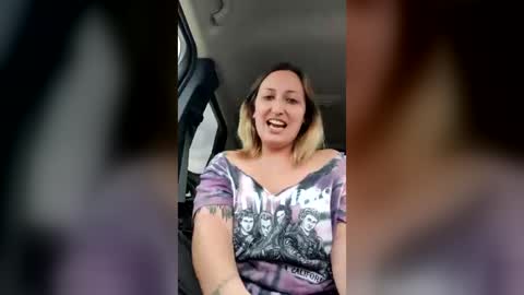 KiTTY XP online show from August 2, 9:55 pm