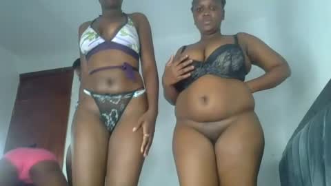 kitty_xxo online show from August 11, 10:56 pm