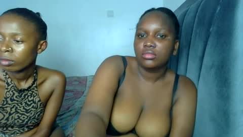 kitty_xxo online show from August 14, 11:58 am
