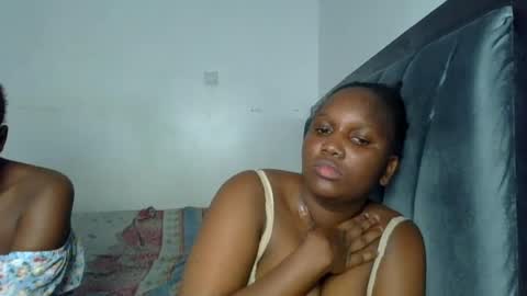 kitty_xxo online show from August 15, 12:20 pm