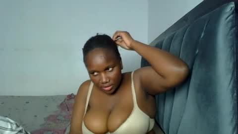 kitty_xxo online show from August 15, 1:26 pm