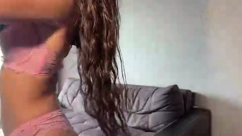 Rayna online show from August 2, 2:40 am