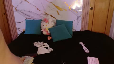 LAURA SUPORT ME AND MY BABY SINGLE MOMY online show from August 14, 10:02 pm