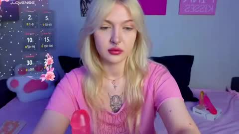 kittykendall online show from August 11, 7:05 pm